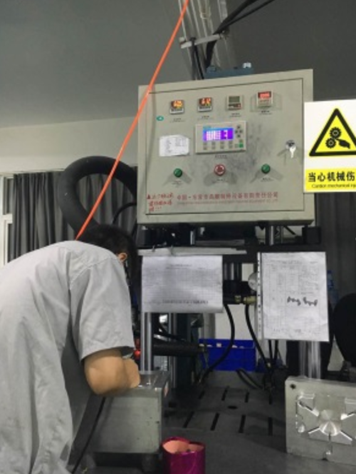 Latest company news about How Does Chenghui Handle Precision Machining? Q: What CNC machining equipment do you have?